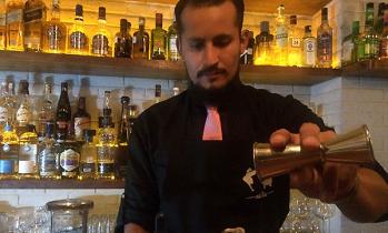 Javier Ariel Melendez, bartender Aída